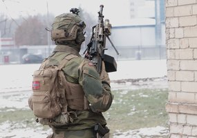 Panevėžio mieste vyko bendros Husarų bataliono ir eFP Norvegijos Kuopos pratybos - 8