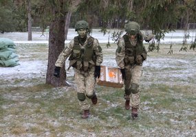 Oro gynybininkai užsitarnavo teisę dėvėti beretes - 7