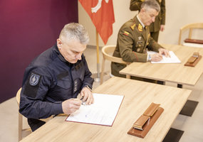 Lietuvos kariuomenė tęsia bendradarbiavimą su institucijomis, besirūpinančiomis valstybės saugumu - 8