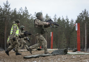 Per plataus masto invazijos metines Ukrainos kariai baigė mokymus Lietuvoje - 3