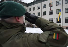Per plataus masto invazijos metines Ukrainos kariai baigė mokymus Lietuvoje - 10