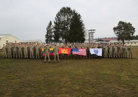 Suformuotas Lietuvos kariuomenės divizijos štabas Vokietijoje treniruojasi su JAV 5 korpusu - 1
