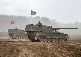 Lietuvos kariuomenės artileristai su haubicomis PzH2000 dalyvavo tarptautinėse pratybose Vokietijoje - 5