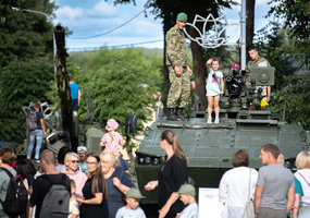 Lietuvos kariuomenės ir sąjungininkų kariai su technika dalyvavo Ignalinos miesto šventėje - 1