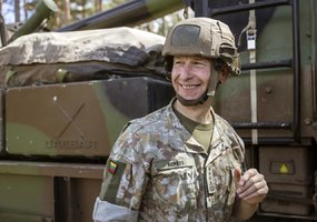 Pirmą kartą Lietuvoje savaeigės haubicos „Caesar“ atlieka ugnies uždavinius - 3