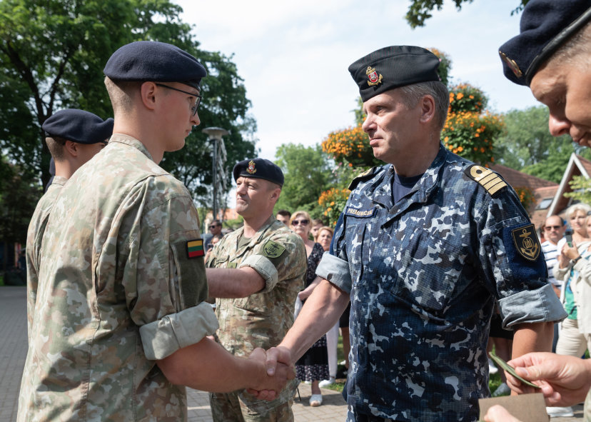 Karinių jūrų pajėgų NPPKT kariai išleisti į atsargą 