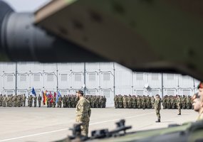 Tarnybą Lietuvoje pradeda naujos rotacijos NATO Priešakinių pajėgų kovinė grupė  - 5