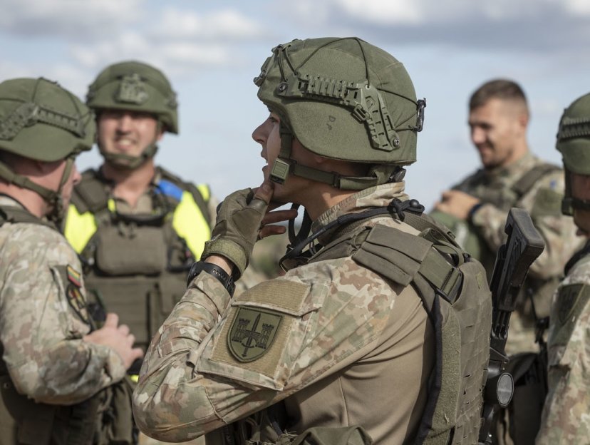Klaipėdos uoste rastą miną neutralizavo Lietuvos kariuomenės narai ir išminuotojai 