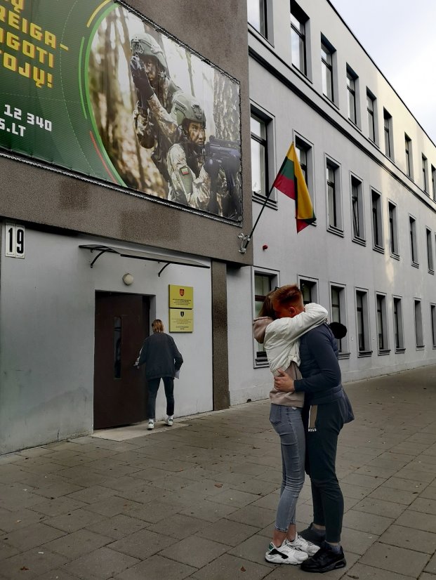 Daugiau negu pusė tūkstančio karių pradeda nuolatinę privalomąją pradinę karo tarnybą