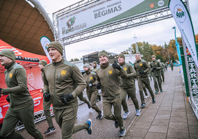 Pagarbos ir paramos bėgimu „In Memoriam“ pagerbti Lietuvos ir Ukrainos kariai  - 14