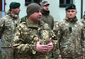 Ukrainos kariuomenės vyriausiasis puskarininkis lanko Lietuvoje rengiamus Ukrainos karius - 6
