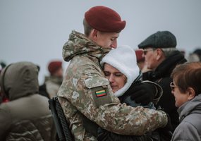 Prie memorialo Lietuvos partizanams prisiekė kariai savanoriai - 4
