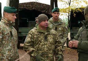 Ukrainos kariuomenės vyriausiasis puskarininkis lanko Lietuvoje rengiamus Ukrainos karius - 3