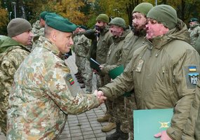 Ukrainos kariuomenės vyriausiasis puskarininkis lanko Lietuvoje rengiamus Ukrainos karius - 5