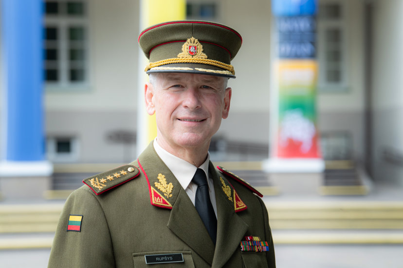 Lietuvos kariuomenės vadas dalyvauja išvažiuojamojoje Europos Sąjungos karinio komiteto...