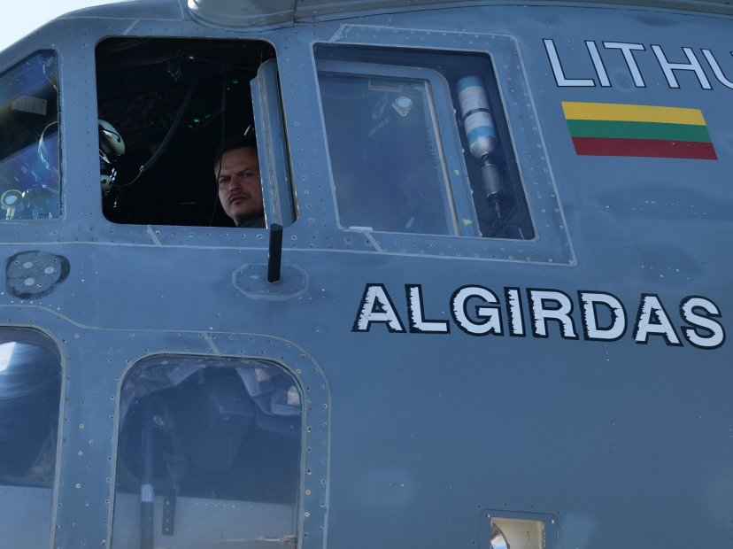 Antroji Lietuvos piliečių grupė Karinių oro pajėgų orlaiviu pakilo iš Izraelio