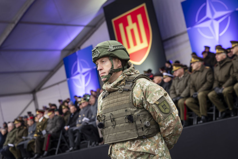Lietuvos kariuomenės gimtadienis sudrebino Konstitucijos prospektą