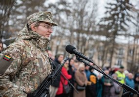Karaliaus Mindaugo husarų batalione 295 jaunuoliai prisiekė tarnauti Lietuvos Respublikai - 4