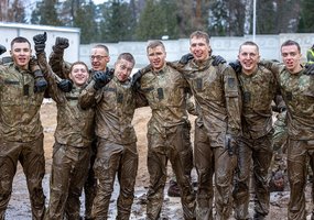 Jaunųjų inžinierių rengimo pabaigą vainikavo berečių įteikimo ceremonija - 4