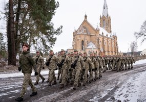 Kariai savanoriai prisiekė Adolfo Ramanausko-Vanago priesaikos vietoje - 3