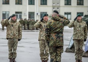 Tarnybą Lietuvoje pradeda penkioliktosios rotacijos NATO Priešakinių pajėgų kovinė grupė - 9