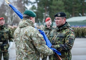 Tarnybą Lietuvoje pradeda penkioliktosios rotacijos NATO Priešakinių pajėgų kovinė grupė - 15