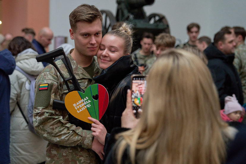 Lietuvos Respublikai prisiekė jaunesniųjų karininkų vadų mokymų klausytojai