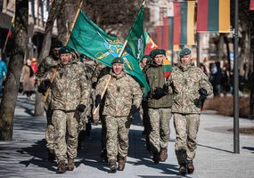 Kovo 11-ąją Karaliaus Mindaugo husarų bataliono kariai pažymėjo 34 valandas trukusiu estafetiniu... - 9