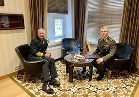 Kariuomenės vadas su NATO DSACEUR aptarė gynybos planų įgyvendinimą ir sinchronizavimą  - 2