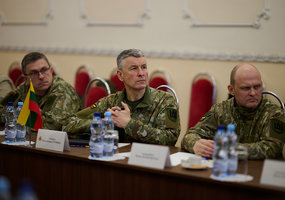 Lietuvos kariuomenės vadas darbo vizitu lankėsi Ukrainoje - 1