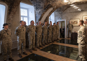 Dviem kariuomenės puskarininkiams suteikti aukščiausi puskarininkių - seržanto majoro - laipsniai  - 1