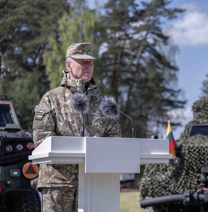 Lietuvos kariuomenės vadas išvyko pirmojo oficialaus vizito į Šveicariją