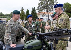 Lietuvos ir Portugalijos kariuomenių vadai aptarė NATO gynybos planus ir rotacinių pajėgų... - 16
