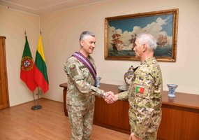 Lietuvos ir Portugalijos kariuomenių vadai aptarė NATO gynybos planus ir rotacinių pajėgų... - 6