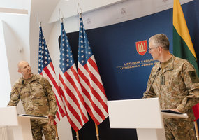 Kariuomenės vadas su JAV Sausumos pajėgų vadu aptarė bendradarbiavimą kuriant Lietuvos diviziją,... - 4