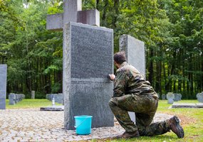 Vokietijos ir Lietuvos kariai tvarkė Pasauliniuose karuose žuvusių karių kapus - 5