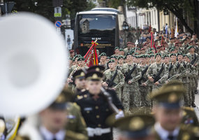 Lietuvos ginkluotųjų pajėgų vėliavų būriai atidavė pagarbą Prezidentui - 5