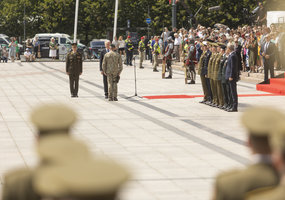 Lietuvos ginkluotųjų pajėgų vėliavų būriai atidavė pagarbą Prezidentui - 14