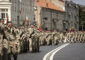 Lietuvos ginkluotųjų pajėgų vėliavų būriai atidavė pagarbą Prezidentui - 21