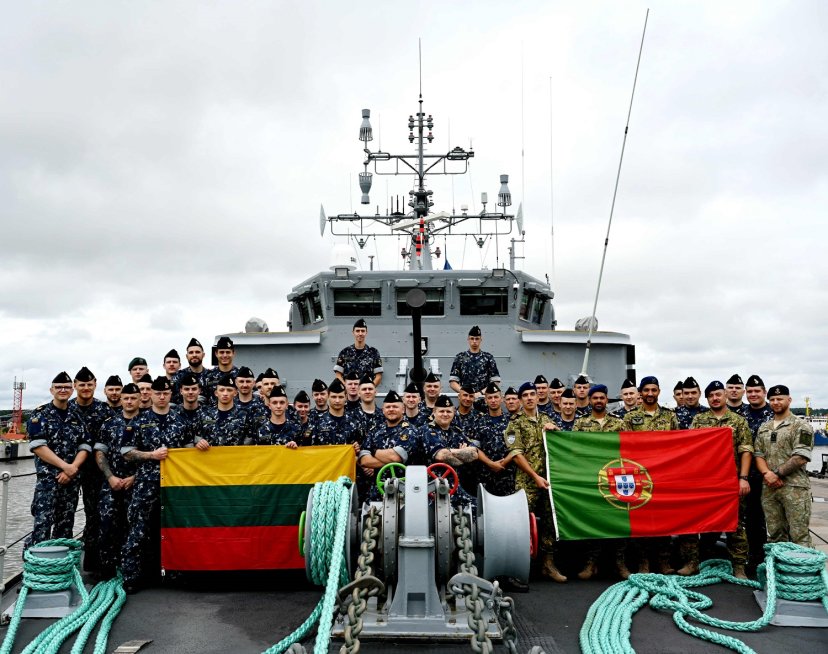 LNS Skalvis (M53) mine countermeasures ship and sappers of the Portuguese Navy deploy to...
