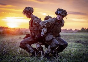 Jaunųjų inžinierių individualaus rengimo etapo pabaigą vainikavo juodos beretės - 2