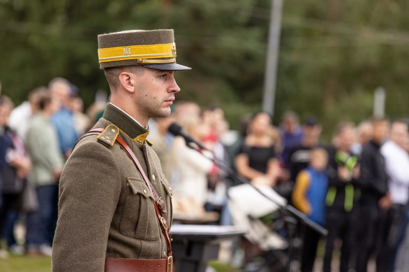 Beveik 300 NPPKT karių baigė 9 mėnesių tarnybą Lietuvos kariuomenėje