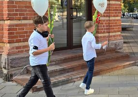 Mokslo ir žinių dieną moksleiviai pasitiko kartu su Lietuvos kariuomenės kariais - 1