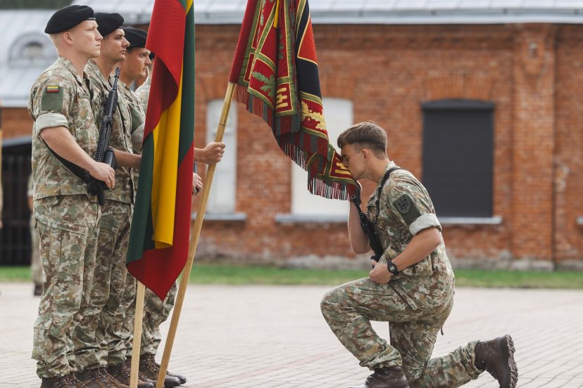 Kario priesaiką Lietuvai davė jubiliejinė 15-oji būsimųjų karo inžinierių laida