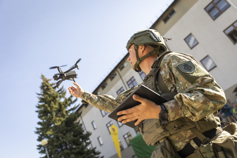 Lietuvos kariuomenė pradėjo rengti bepiločių orlaivių sistemų operatorius