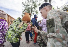 Į Inžinerijos batalioną sugužėjo tūkstančiai mažų ir didelių smalsuolių - 11