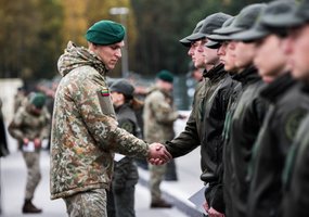 Apie 150 Pasieniečių mokyklos kursantų baigė Bazinį kario savanorio įgūdžių kursą - 1