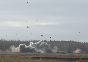Pratybos Lietuvoje: iš 6 kilometrų aukščio bombas metė JAV bombonešiai ir Italijos naikintuvai,... - 5