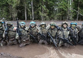Kaip iš E.M. Remarko romano: klasės draugai kartu atlieka karinę tarnybą - 3