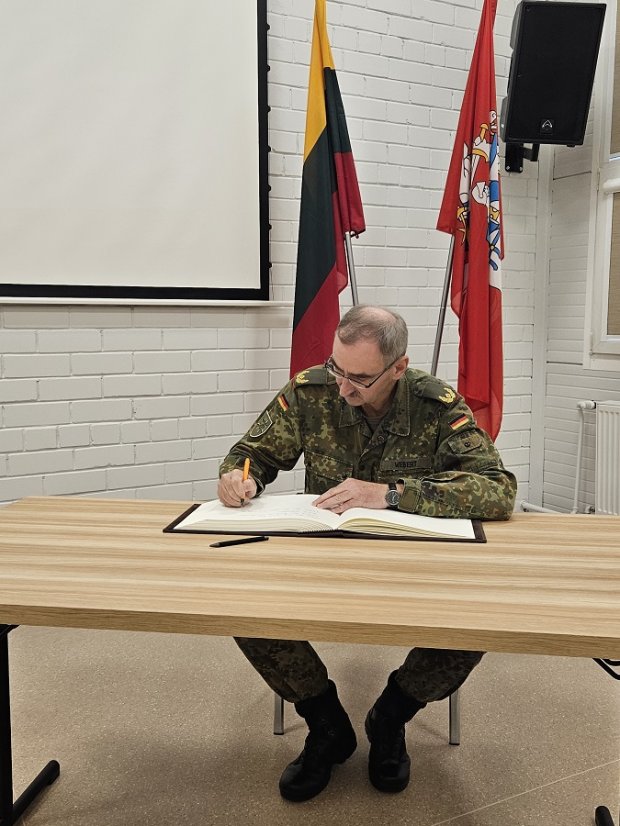 Karo kartografijos centre lankėsi Vokietijos ginkluotųjų pajėgų Geoerdvinio informacinio centro...